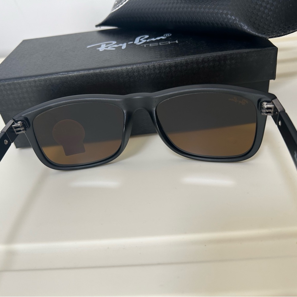 Ray-Ban Iconic Sunglasses - Picture 3 of 5